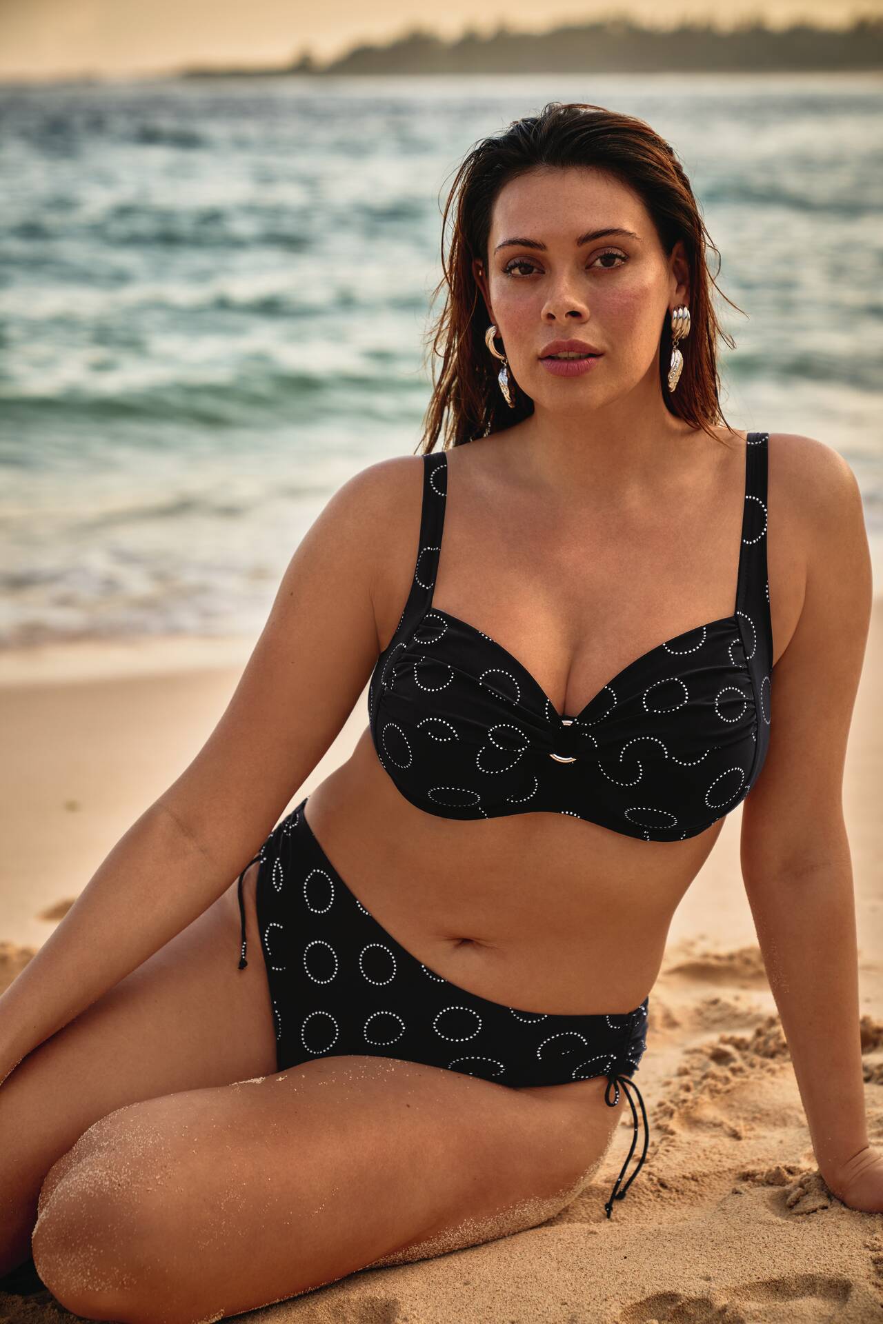 Bikini con ferro coppa H M6 8759 nero